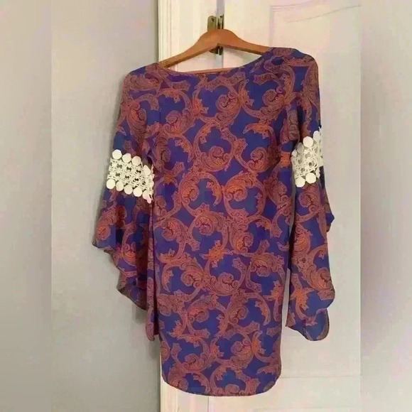 Voom Womens XS Scoop Neck Bell Sleeve Tunic Top Blue Knit Print Hippie Boho - Picture 6 of 14